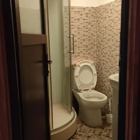 Mesut Home's Bukarest